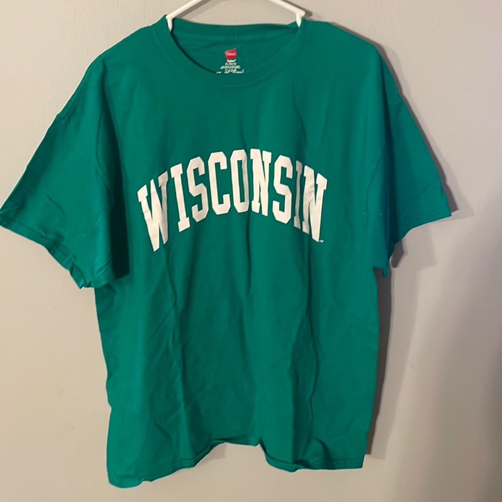Green wisconsin tshirt. Hanes size XL